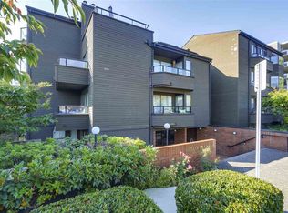 1340 Duchess Ave #403, West Vancouver, BC V7T1H6