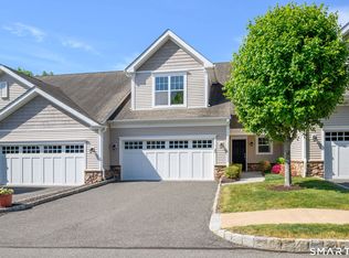 23 Woods Ln UNIT 23, Newtown, CT 06470