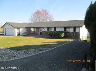8802 W Alpine Ct, Yakima, WA 98908