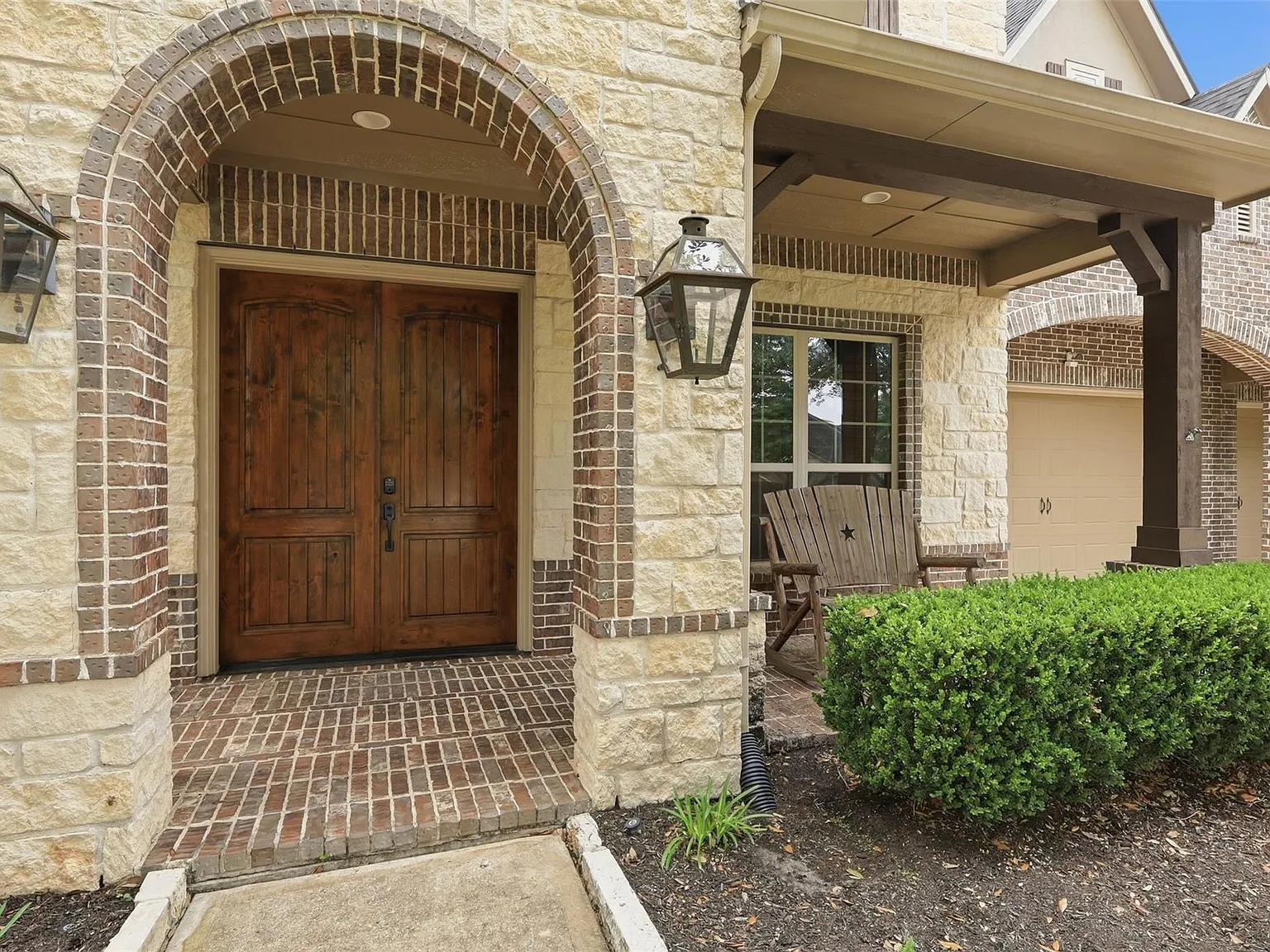 4 bed, 3.5 bath, 4595 sqft, $6,250 — Photo 4