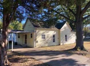 821 S 11th St, Herrin, IL 62948