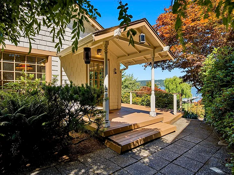 3252 W Lake Sammamish Pkwy SE — Photo 1