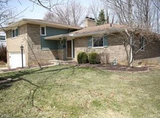 583 Deering Dr, Akron, OH 44313