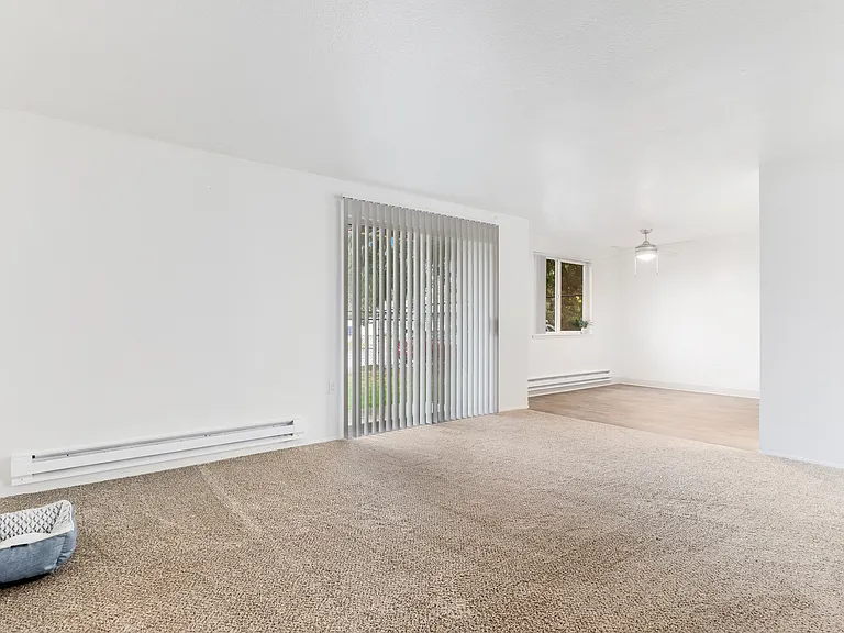 East Park Place Apartments — Photo 3