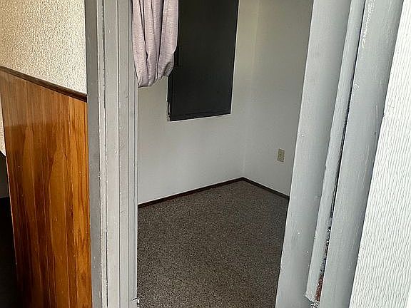 4th image of 404 E 2nd St