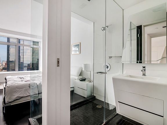 5th image of 123 Washington St APT 36E