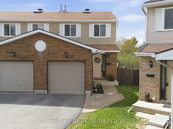 343 Monica Cres #18, Ottawa, ON K1E 3N7