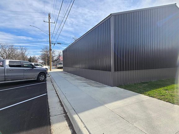 3rd image of Main St W