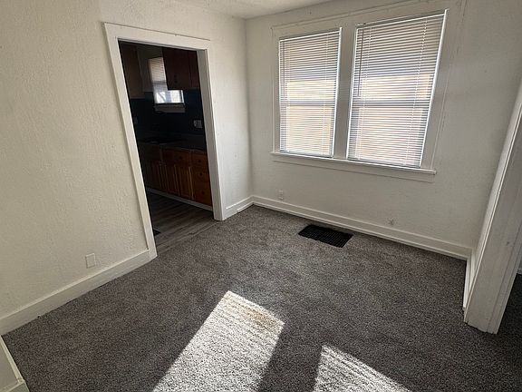 4th image of 3833 Monroe Ave
