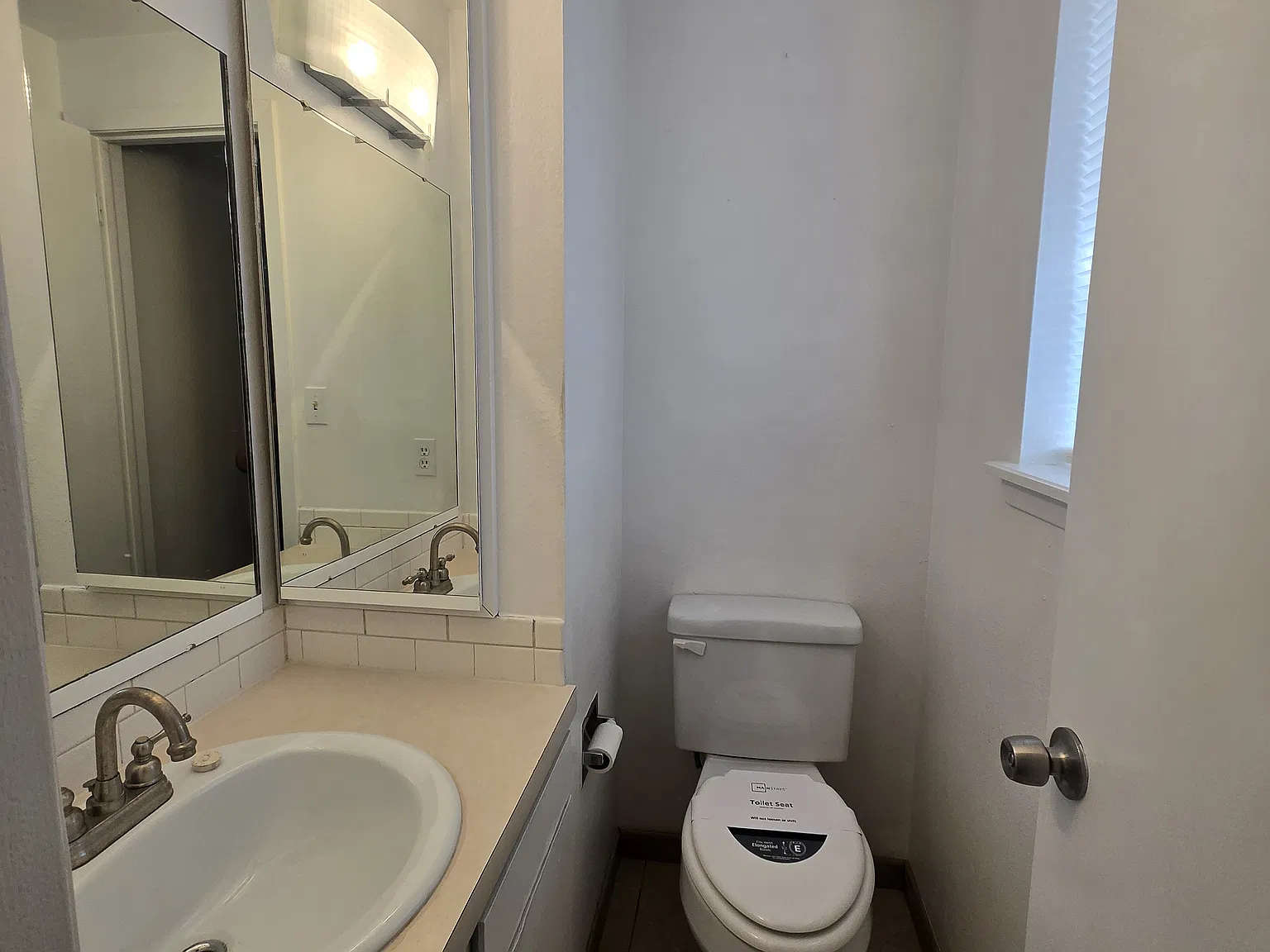 947 Tiffany Pl — Photo 2