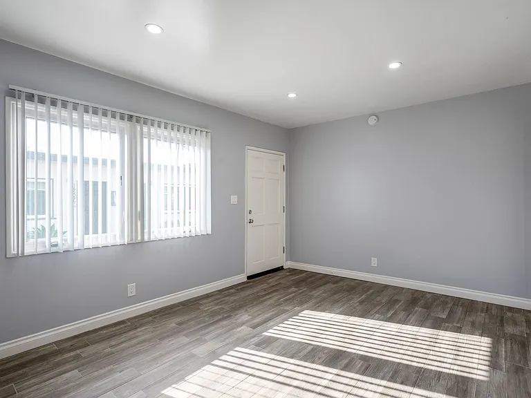 16505 Prairie Ave #16509 — Photo 2