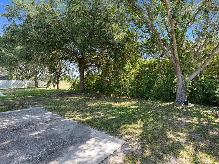 3220 Bellericay Ln — Photo 24