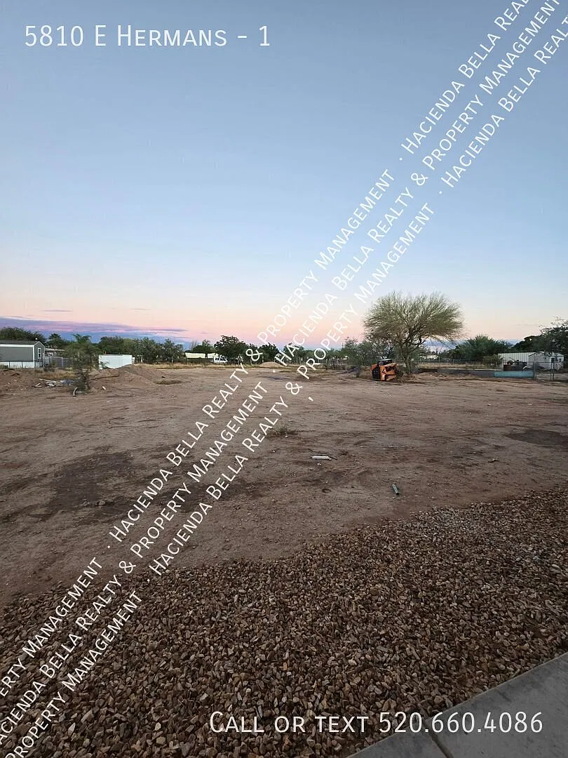 Brand New 3BR/2BA Duplex on Large Lot — Photo 3