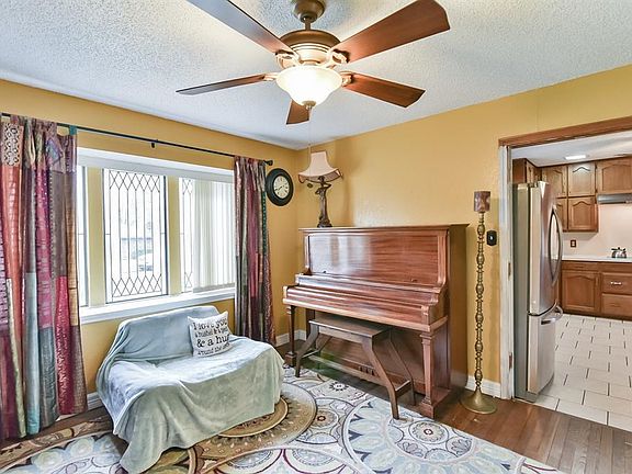 4th image of 2631 Charolais Way