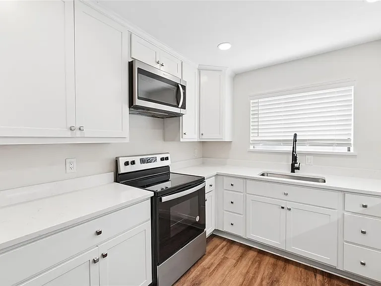 3618 Gillespie St #102 — Photo 7