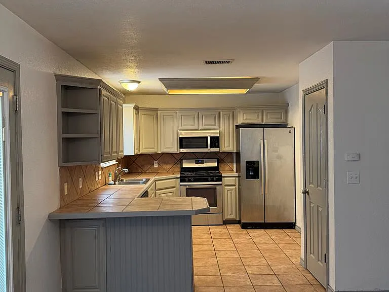 4515 Monty Dr — Photo 10