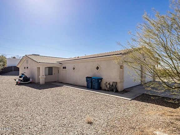 3rd image of 2960 Osborn Dr APT 102