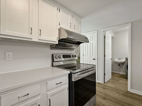3rd image of 6521 E 128th St