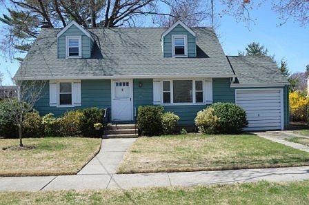1st image of 18 Cornwall Ln
