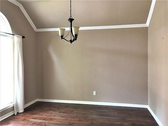 3rd image of 9212 Farmer Dr