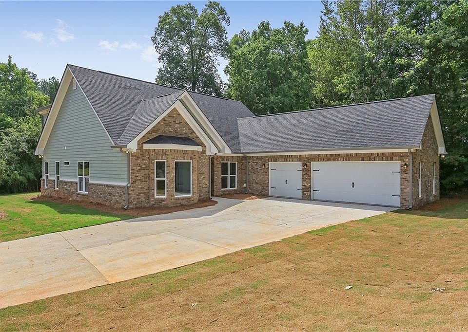 1st image of 471 Thornbush Trce