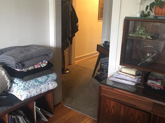 5th image of 4621 N Rockwell St APT 1W