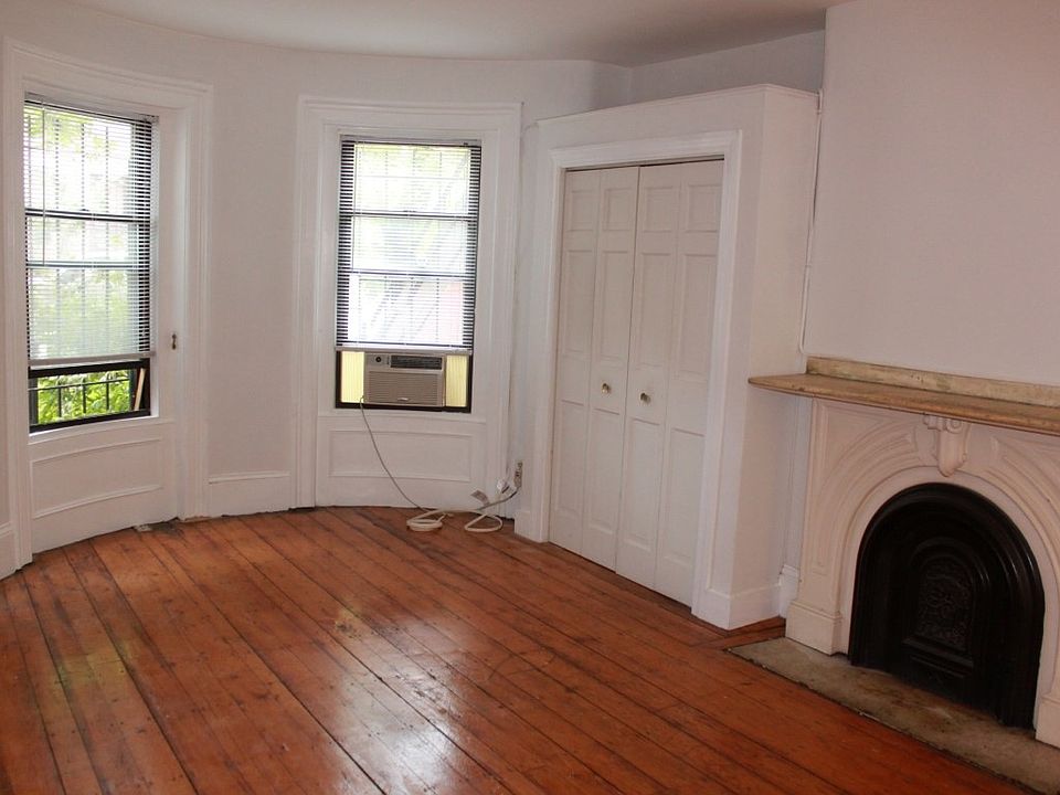 1st image of 10 Claremont Park #2