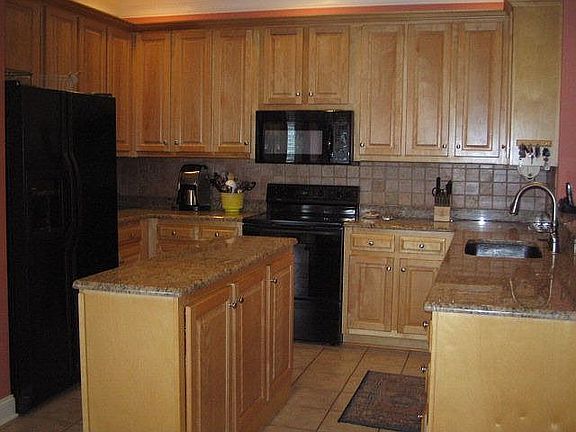 KITCHEN/ W/GRANITE