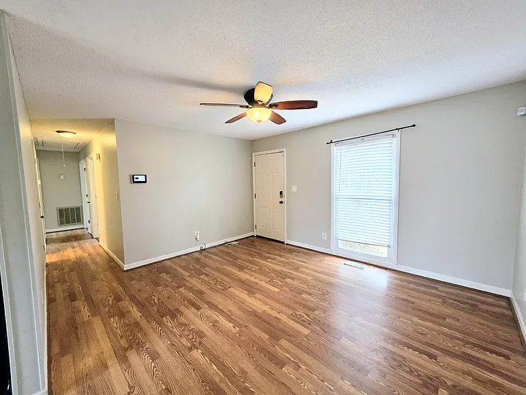4602 Gardenwood Ct — Photo 3