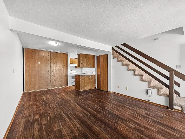 Merriman Valley Apartments & Townhomes — Photo 19