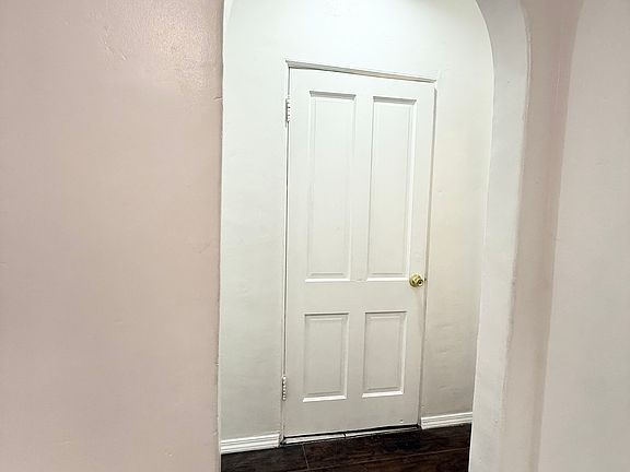 5th image of 2444 Iowa Ave