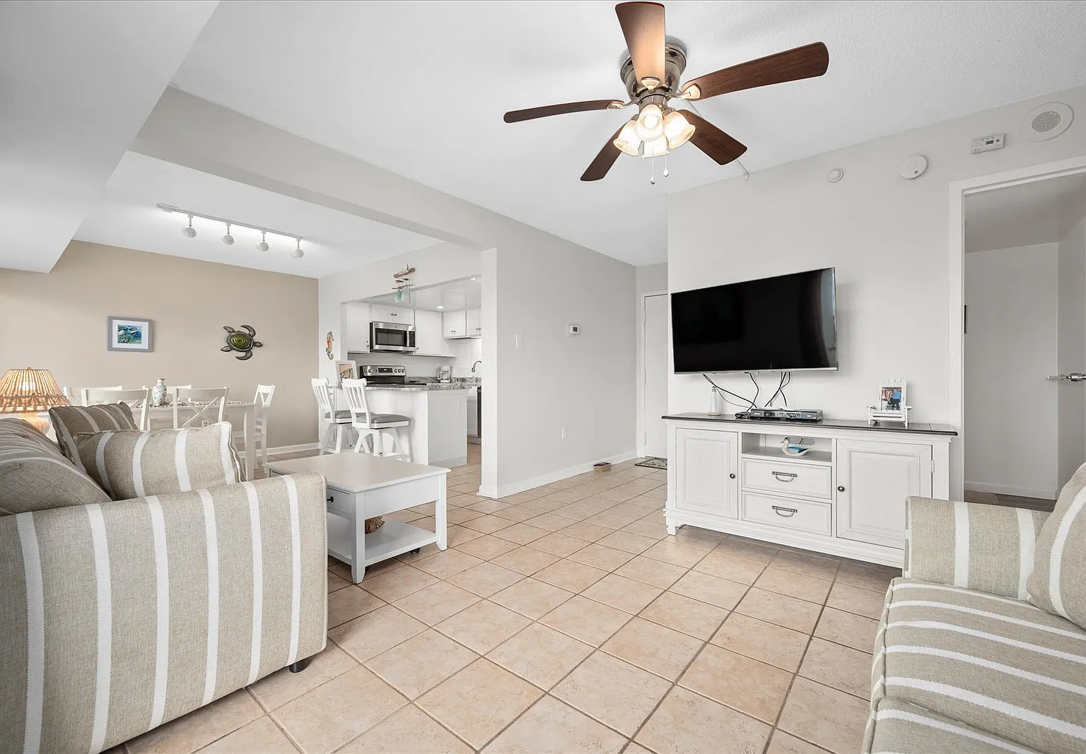 1 bed, 802 sqft, $1,000 — Photo 3