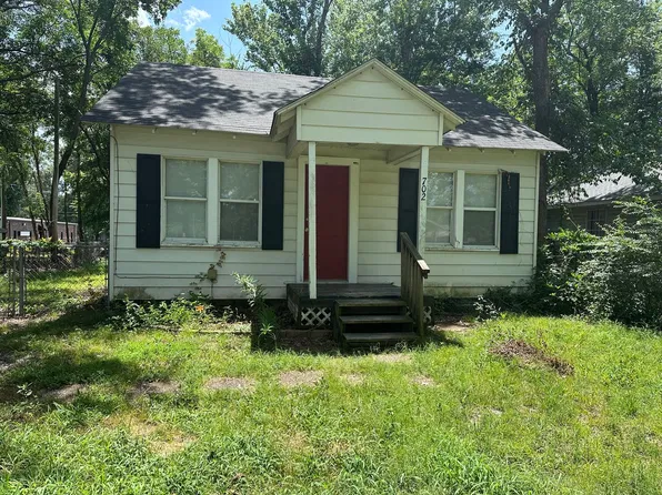 702 E East St, Russellville, AR 72801
