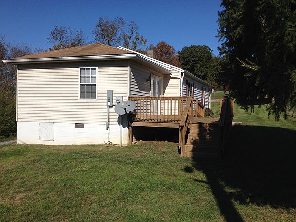 3rd image of 1635 Stuartsburg Rd