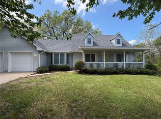 707 Angus Ln, Knob Noster, MO 65336