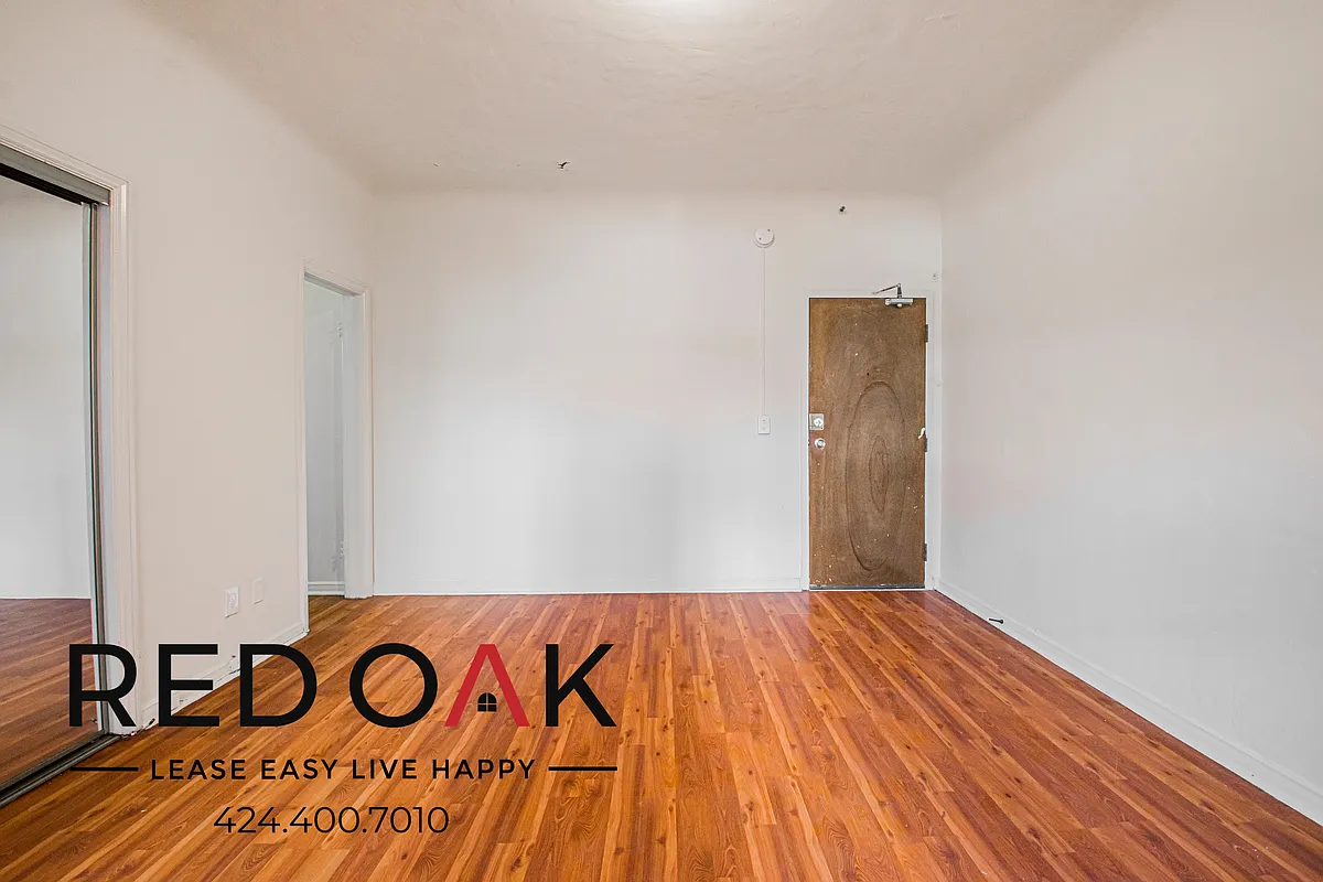 Building Photo - 610 S Kenmore Ave #407