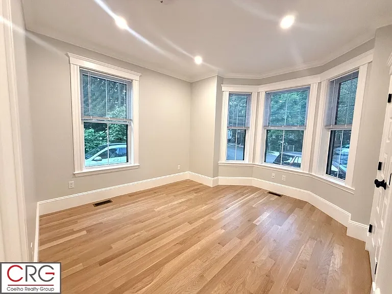 170 Webster Ave #1 — Photo 24