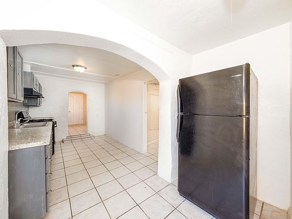 4th image of 711 N Tornillo St