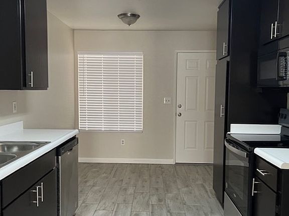 3rd image of 9401 Thistlewood Ct Unit A-c