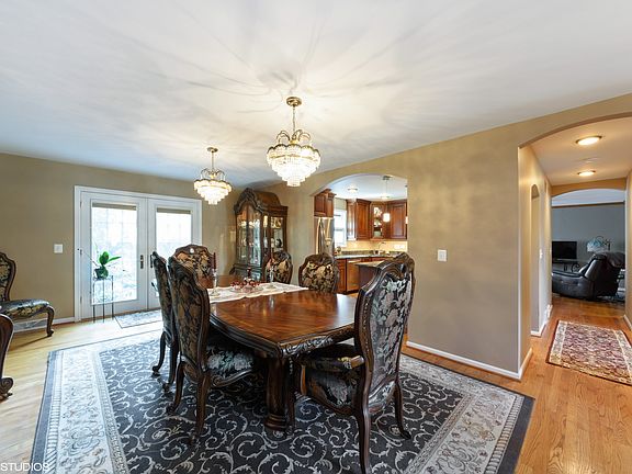 2nd image of 1022 S Plum Tree Ct