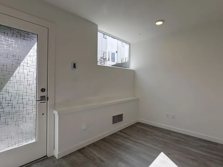 1330 E Spring St — Photo 3