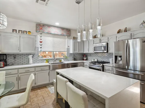 27 Drawbridge Ct, Sacramento, CA 95833