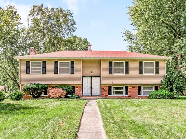 1356 Hampshire Dr, South Bend, IN 46614