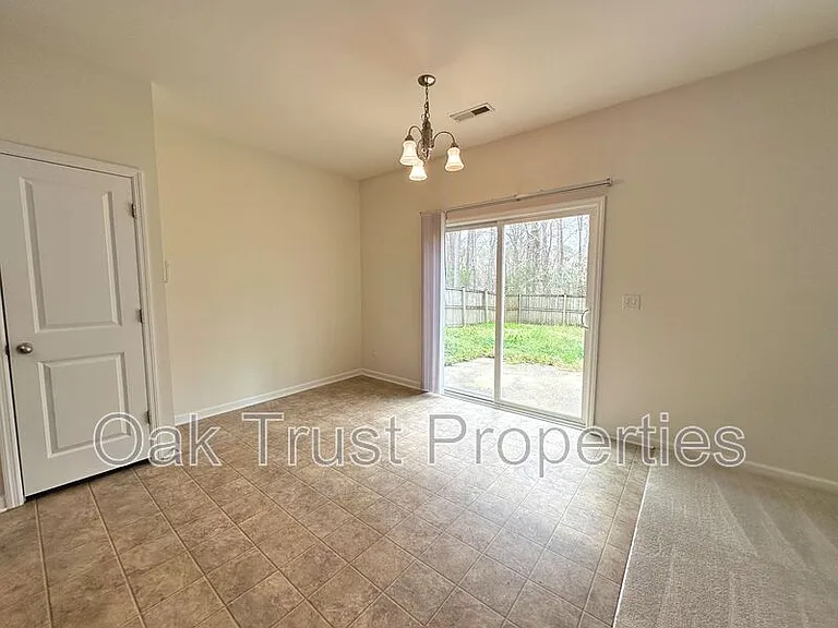 3058 Nantuckett Ave — Photo 6
