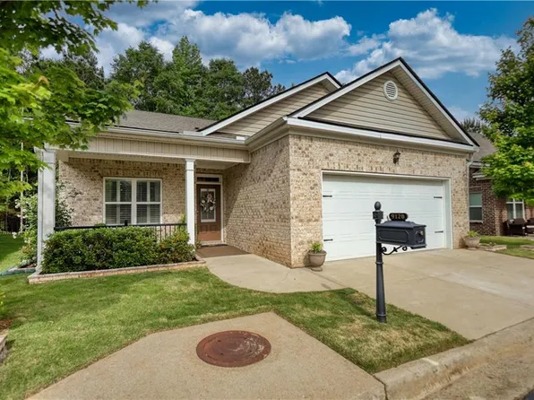 9120 Leverett Cir, Covington, GA 30014