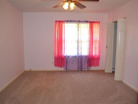 5th image of 4915 Brooks Dr