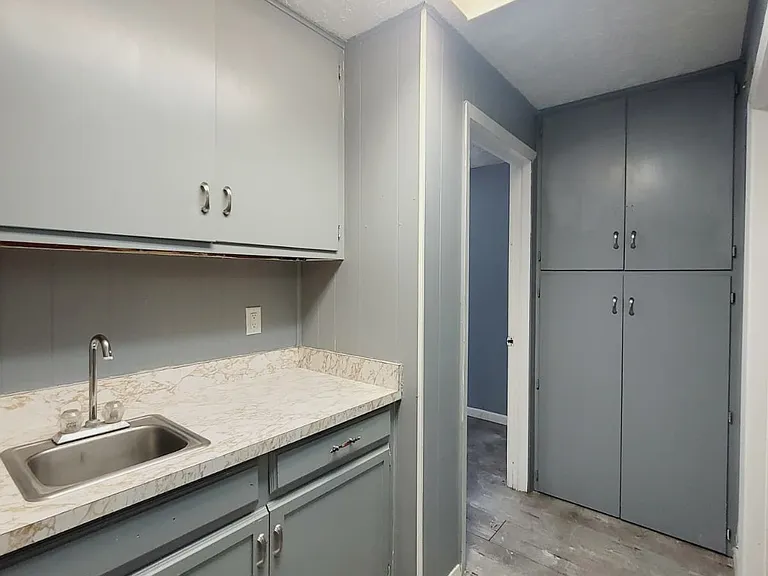 2115 State St — Photo 12