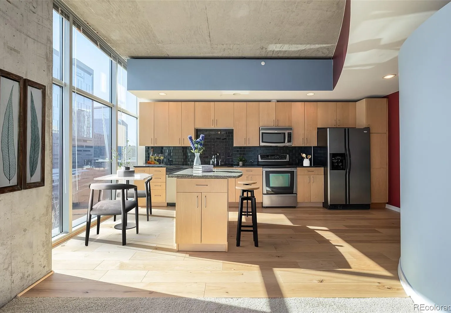 1 bed, 1.0 bath, 758 sqft, $2,300 — Photo 2