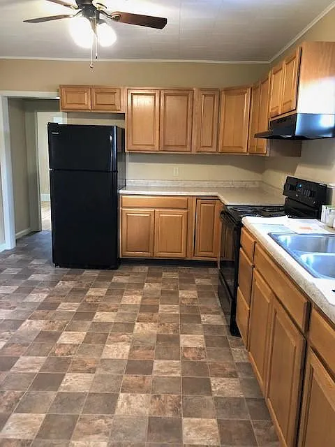 3 bed, 968 sqft, $1,200 — Photo 4