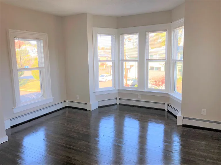 11 Noble Avenue — Photo 8